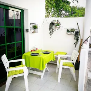 Sunny Corner Apartment